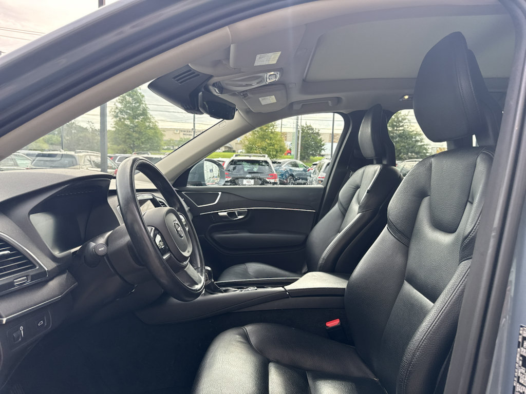 Used 2020 Volvo XC90 T6 Momentum AWD/4WD image 9