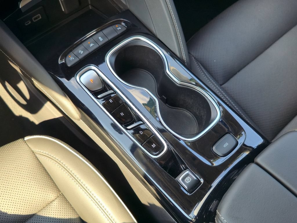 Certified 2023 Buick Envision Essence AWD/4WD image 18