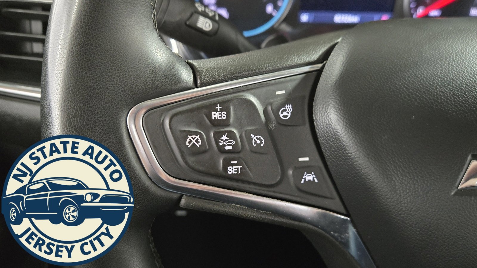 Used 2024 Chevrolet Equinox Premier image 11