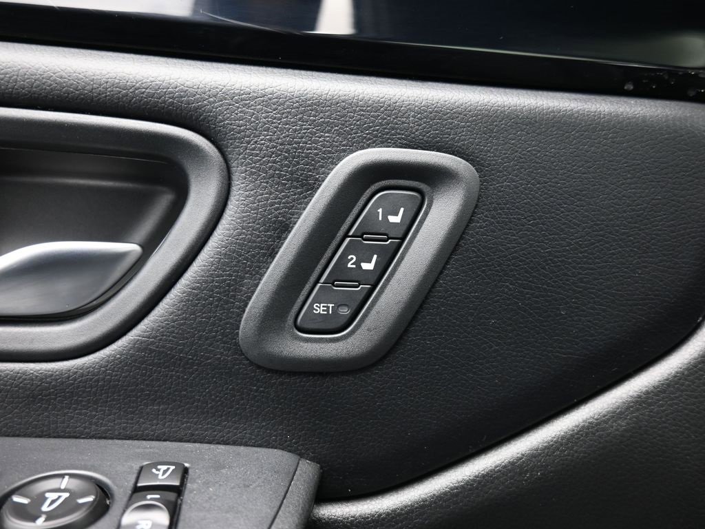 Used 2025 Honda Pilot TrailSport image 32