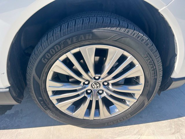 Used 2021 Toyota Venza XLE w/ Softex Package AWD/4WD image 8