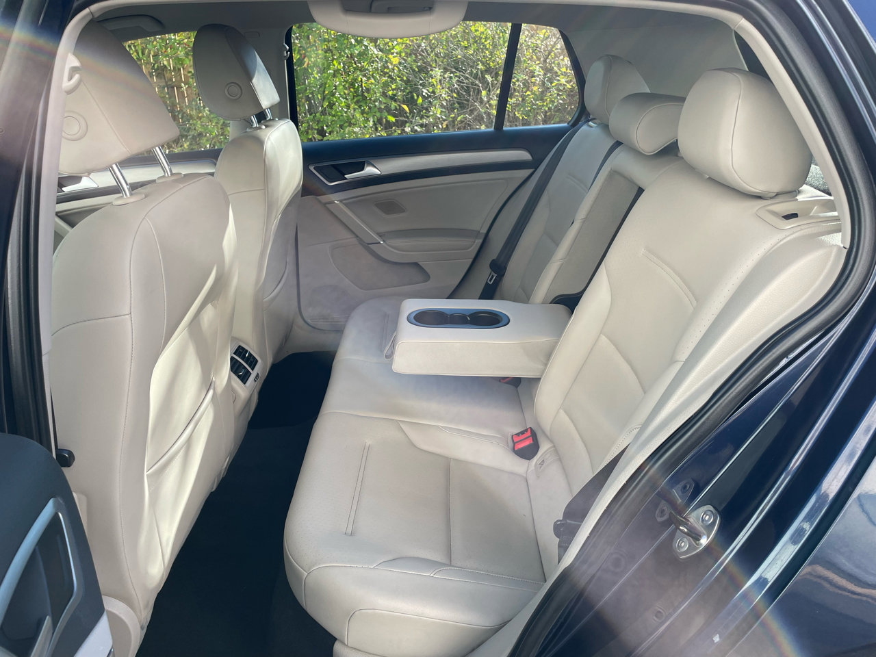 Used 2015 Volkswagen Golf S image 14