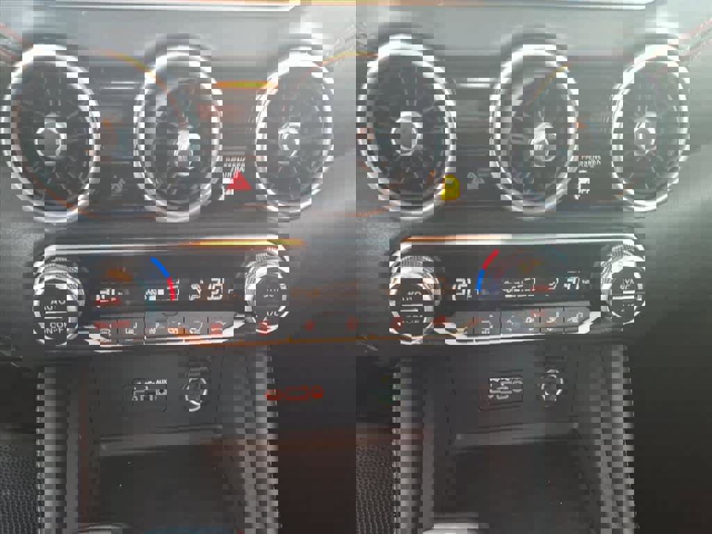 Certified 2021 Nissan Sentra SR image 17