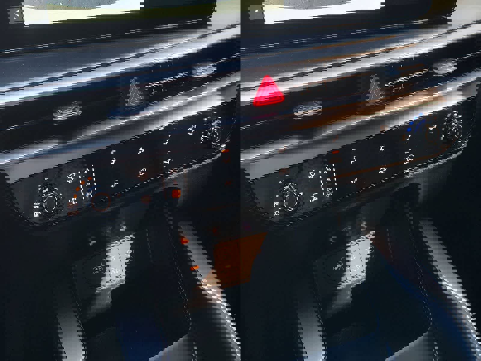 New 2026 Kia Sorento LX FWD image 17