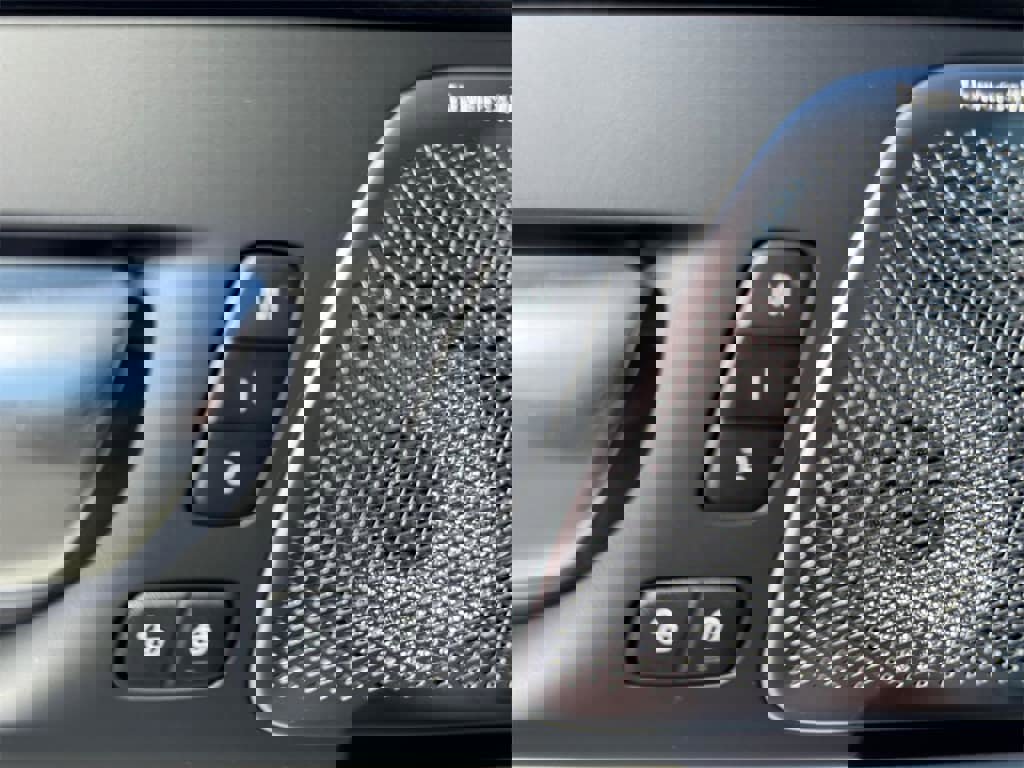 New 2026 Volvo XC60 T8 Ultra w/ Protection Package Premier image 10