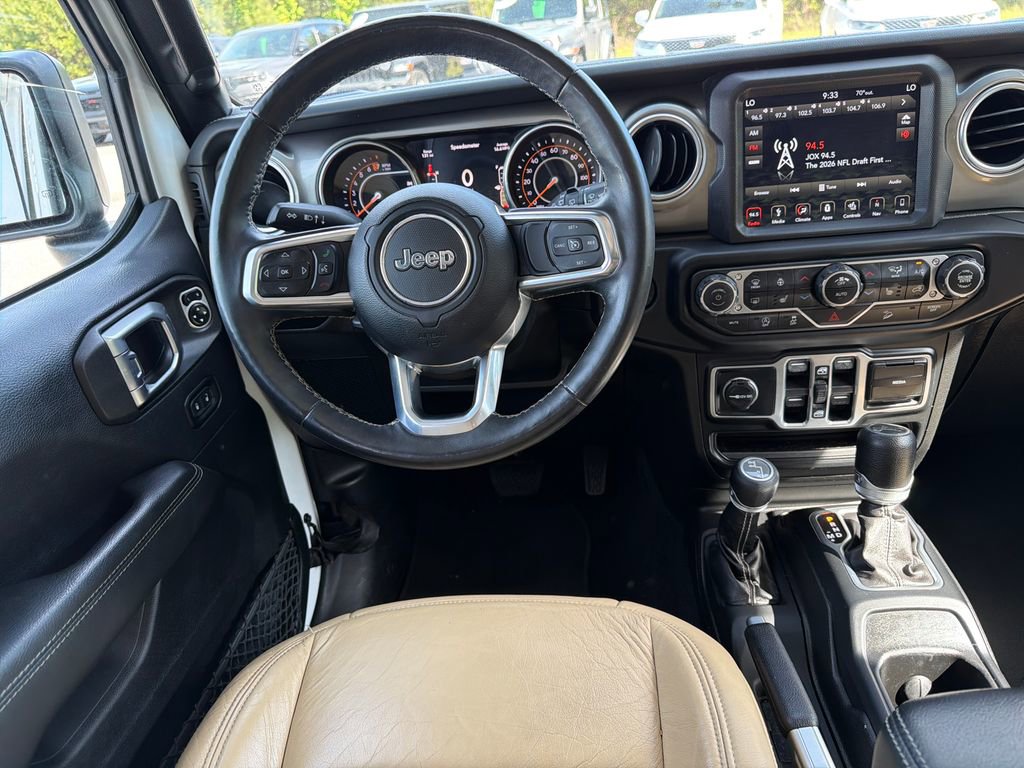 Used 2018 Jeep Wrangler Unlimited Sahara AWD/4WD image 4