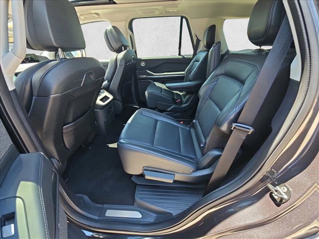 Used 2025 Lincoln Navigator Reserve AWD/4WD image 28