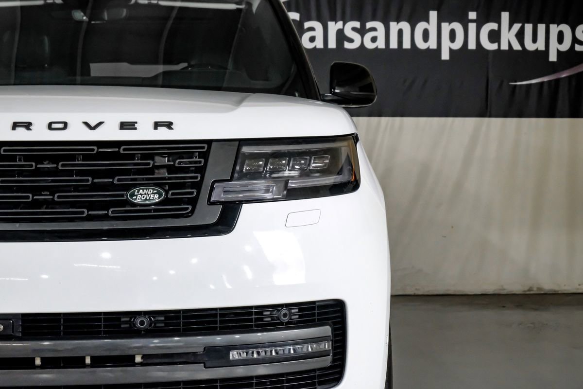 Used 2024 Land Rover Range Rover SE image 37