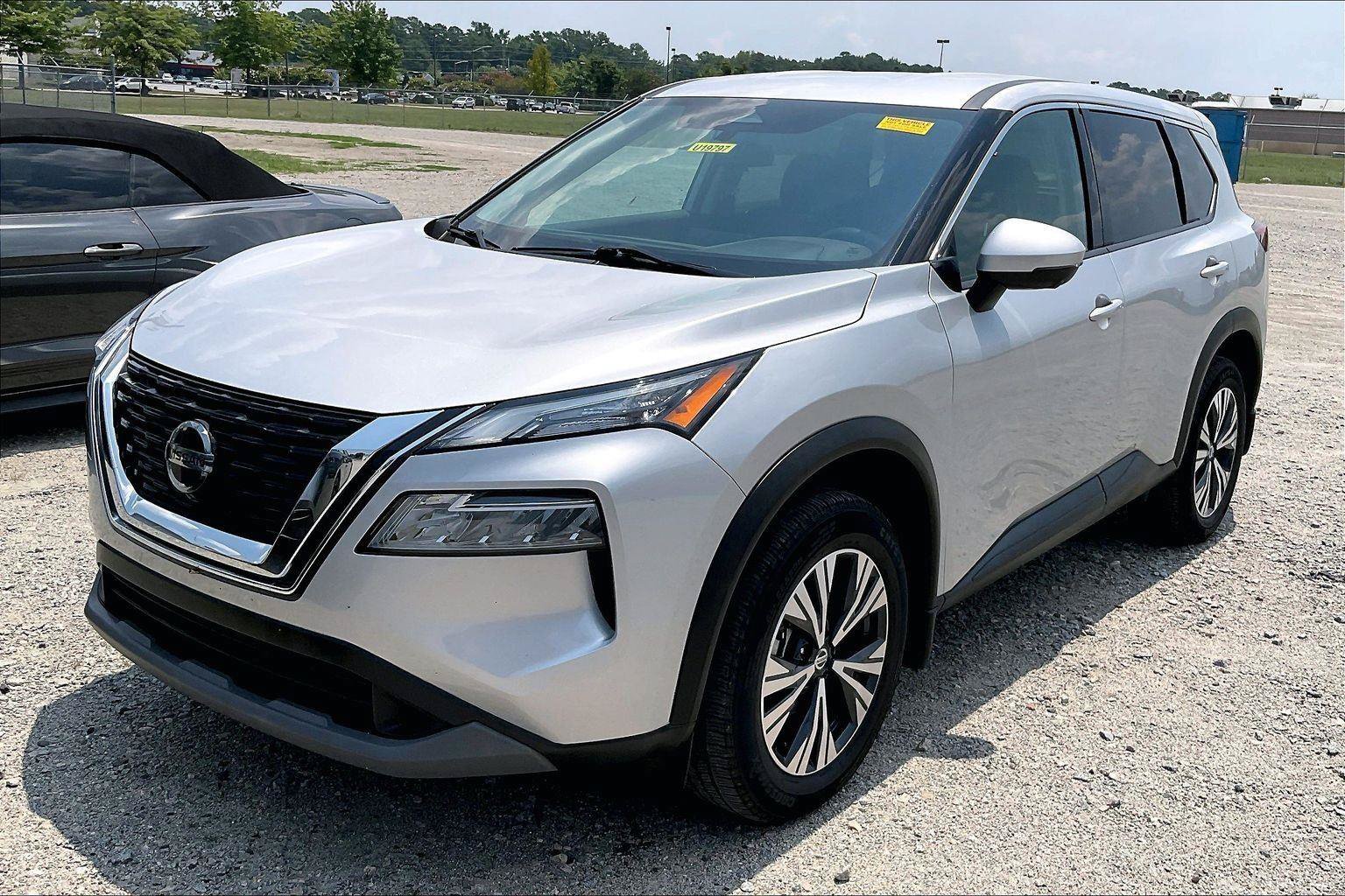 Certified 2021 Nissan Rogue SV FWD image 2
