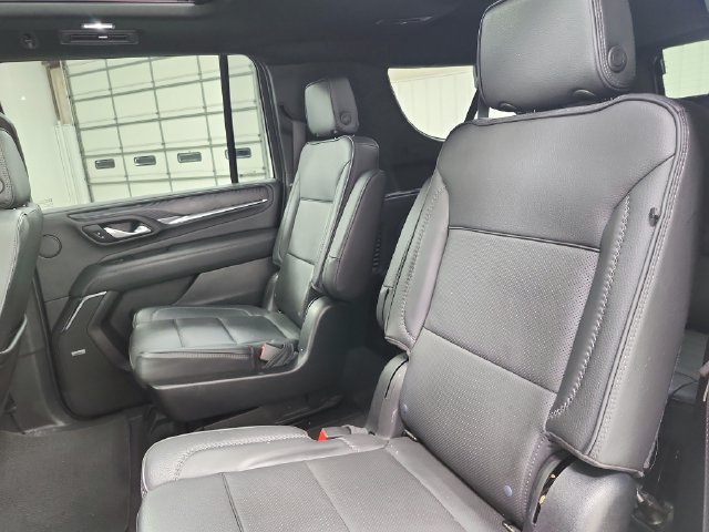 Used 2023 GMC Yukon XL Denali AWD/4WD image 12