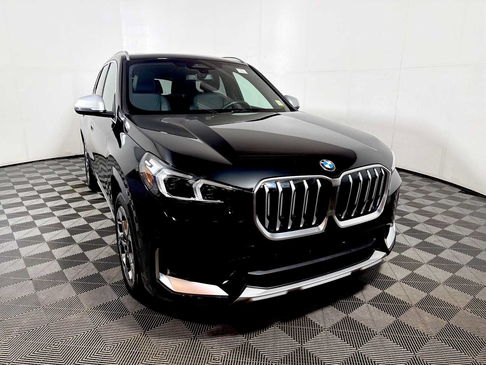 Used 2024 BMW X1 xDrive28i w/ Convenience Package AWD/4WD image 2