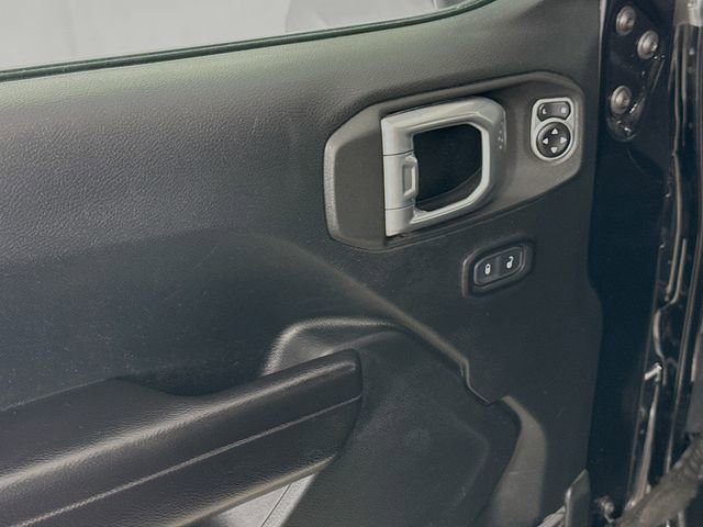 Used 2020 Jeep Wrangler Sport S image 17