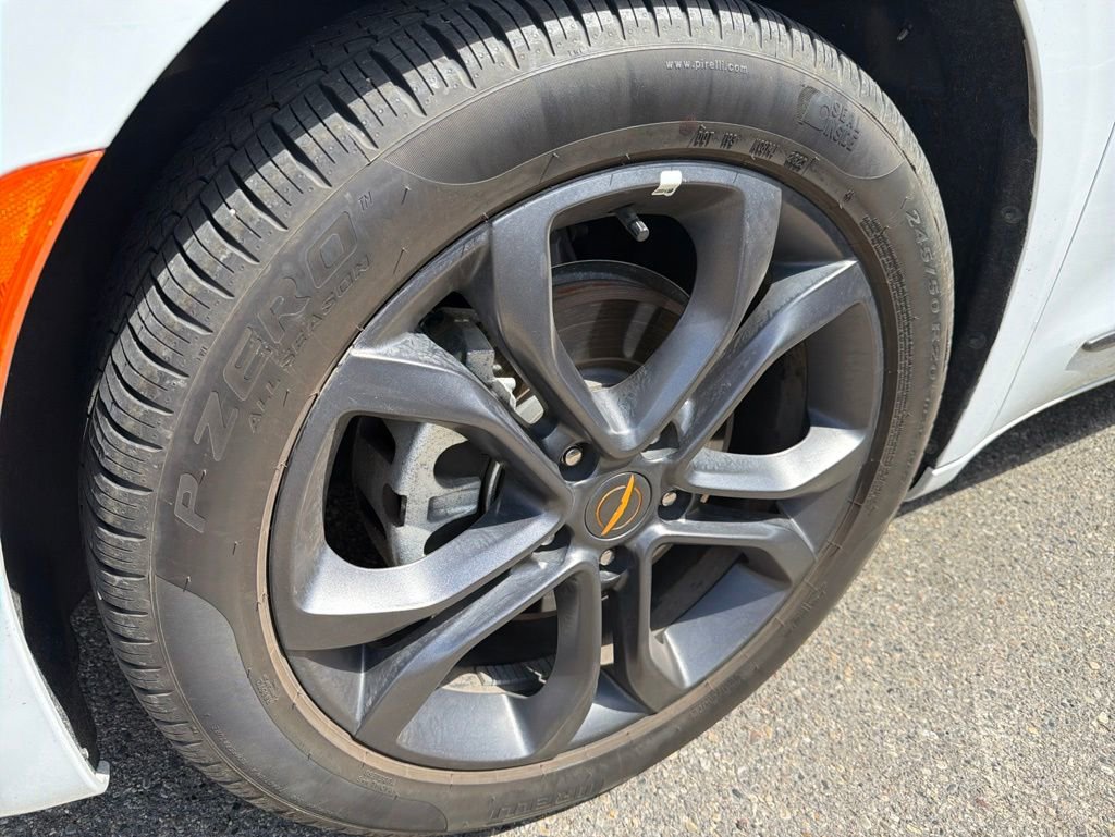 Used 2024 Chrysler Pacifica Touring-L w/ Road Tripper Package FWD image 5