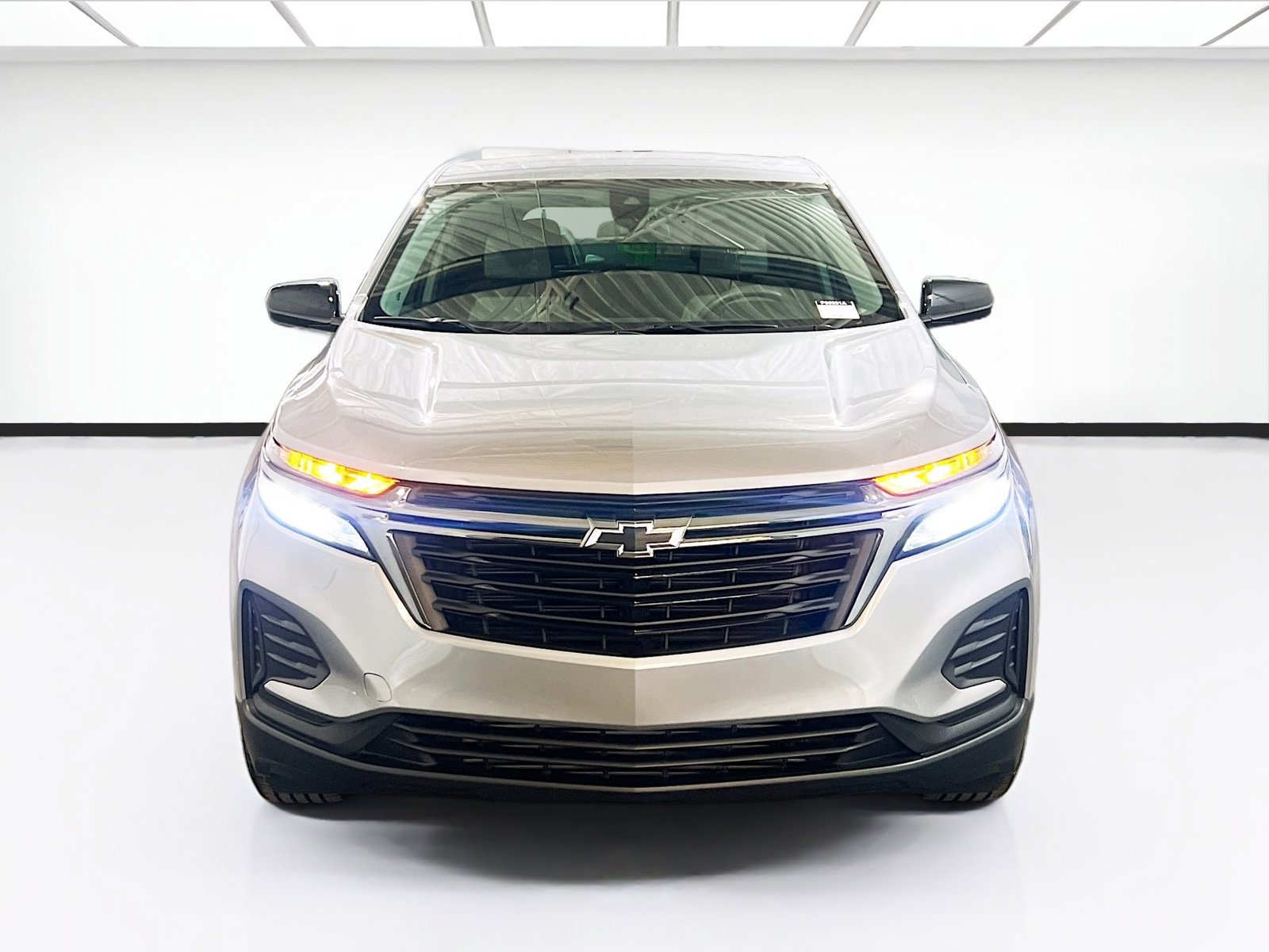 Used 2024 Chevrolet Equinox LS w/ Sport Edition image 2