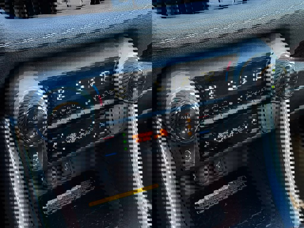 Used 2021 Toyota RAV4 Limited image 42