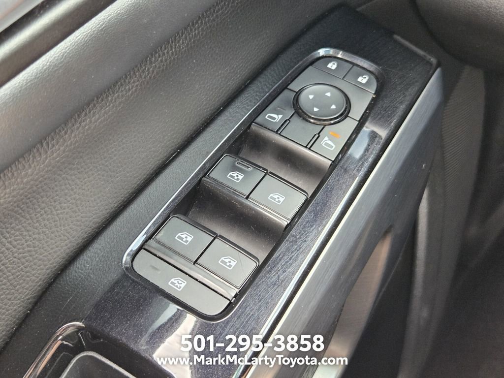 Used 2022 Nissan Pathfinder SL w/ Lighting Package (N92) FWD image 26