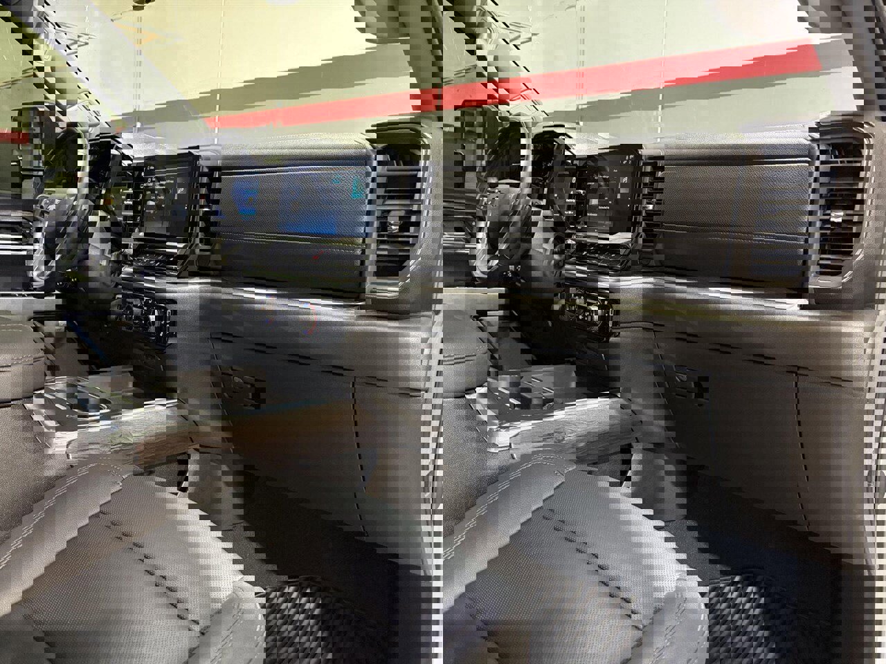 Used 2024 Chevrolet Silverado 2500 LTZ w/ LTZ Plus Package image 30