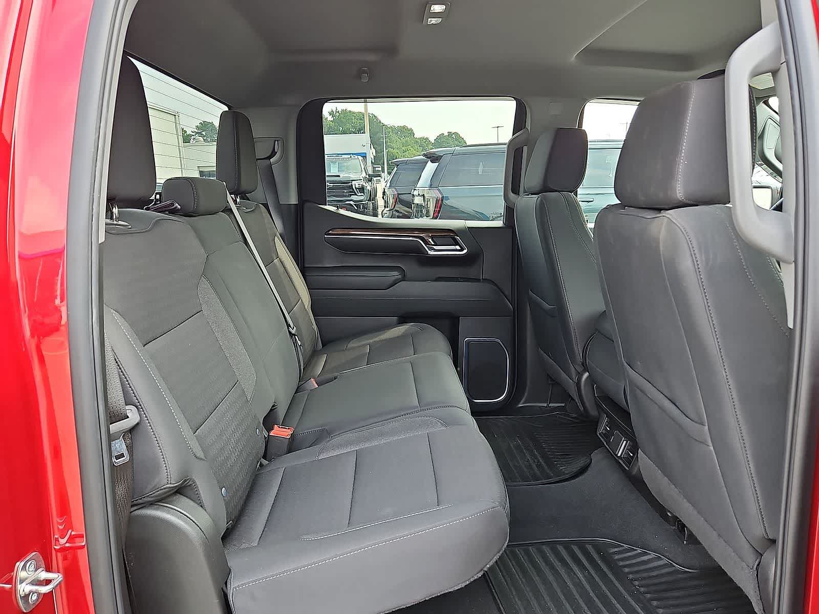 Used 2024 Chevrolet Silverado 1500 RST w/ Z71 Off-Road Package AWD/4WD image 32