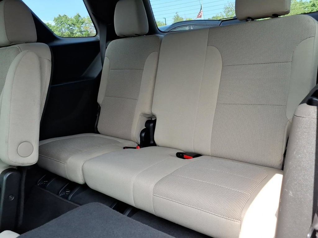 Used 2023 Chevrolet Traverse LT AWD/4WD image 15