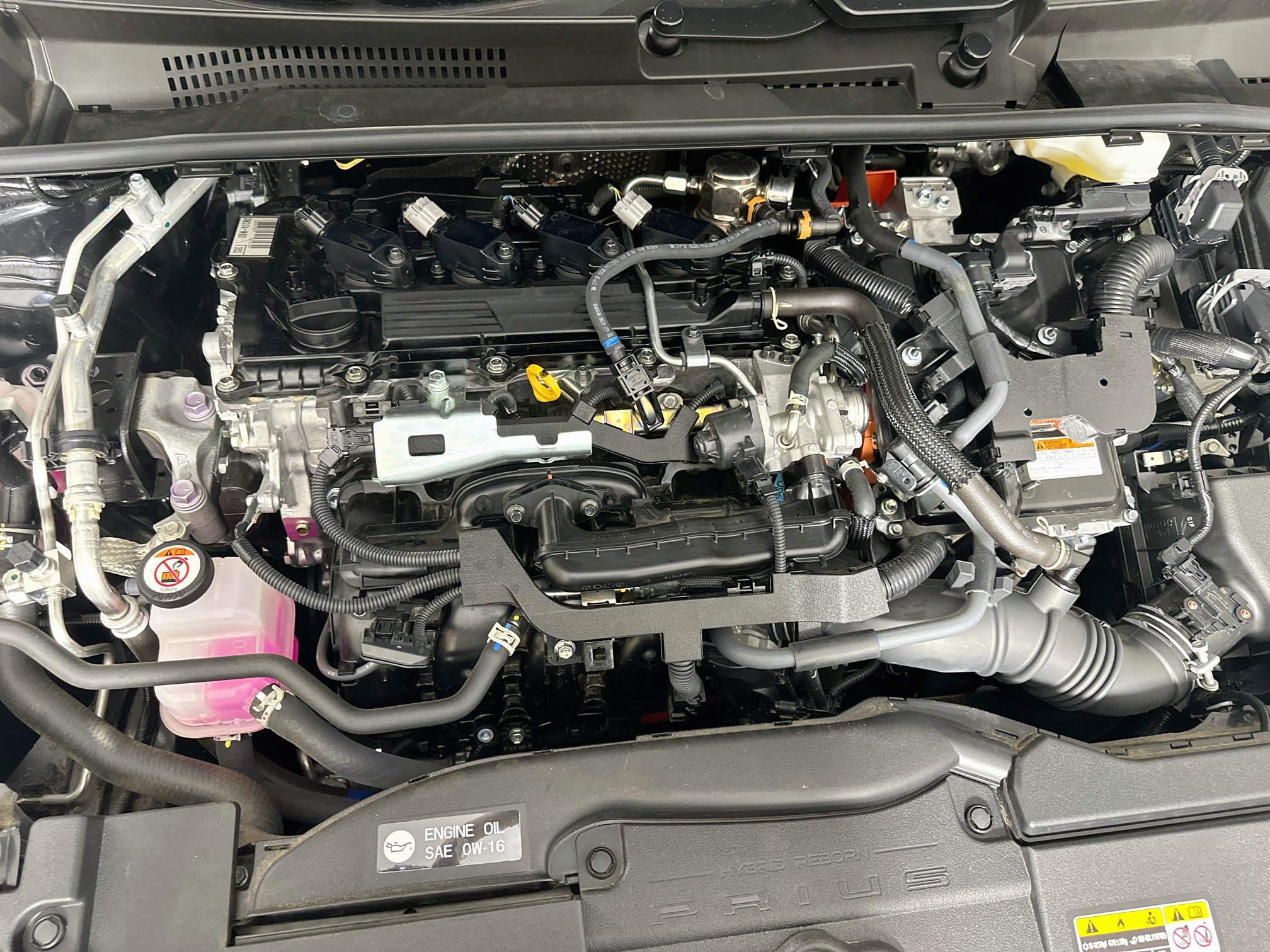 Used 2025 Toyota Prius LE FWD image 32