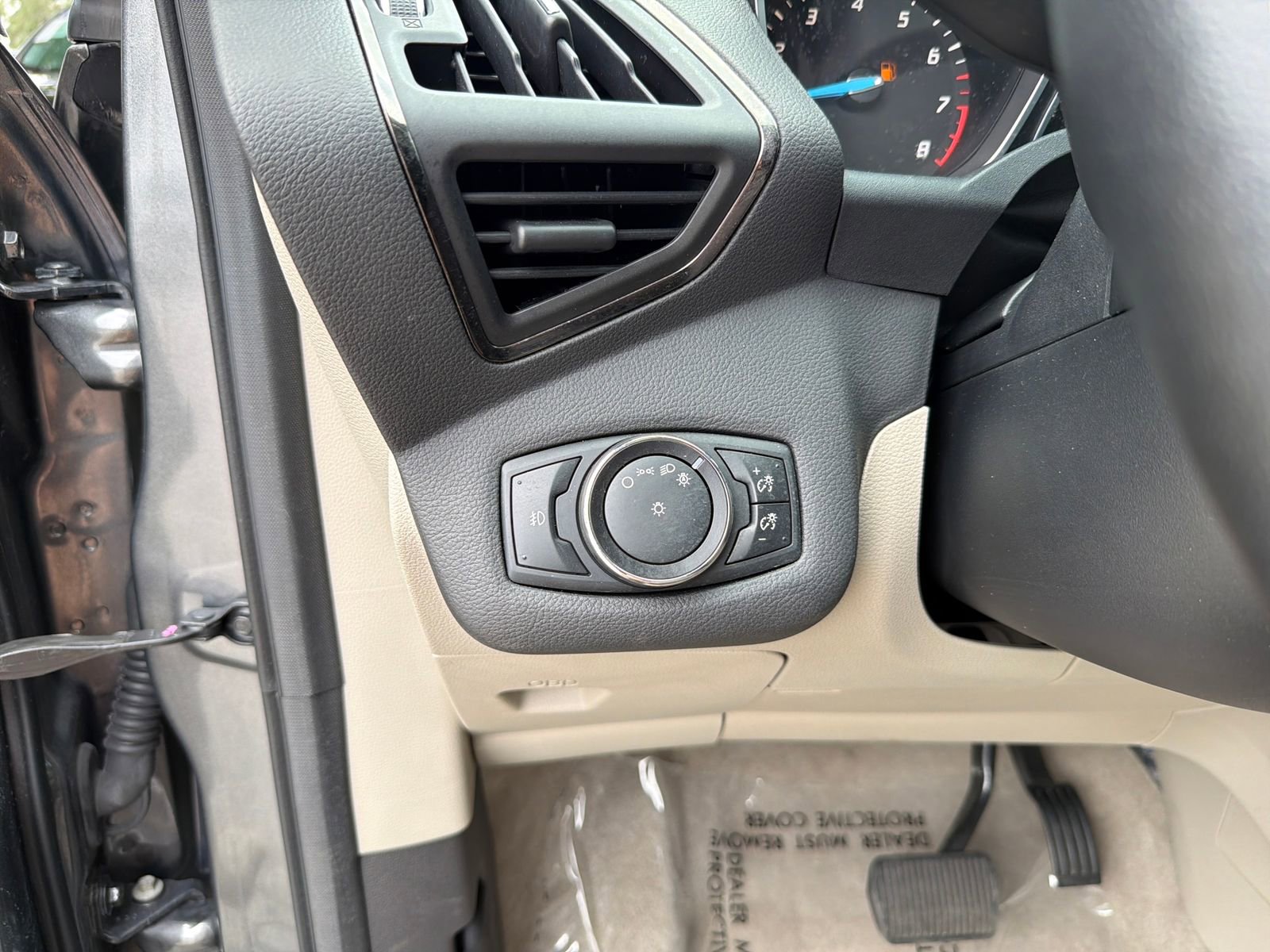 Used 2014 Ford Escape Titanium FWD image 17