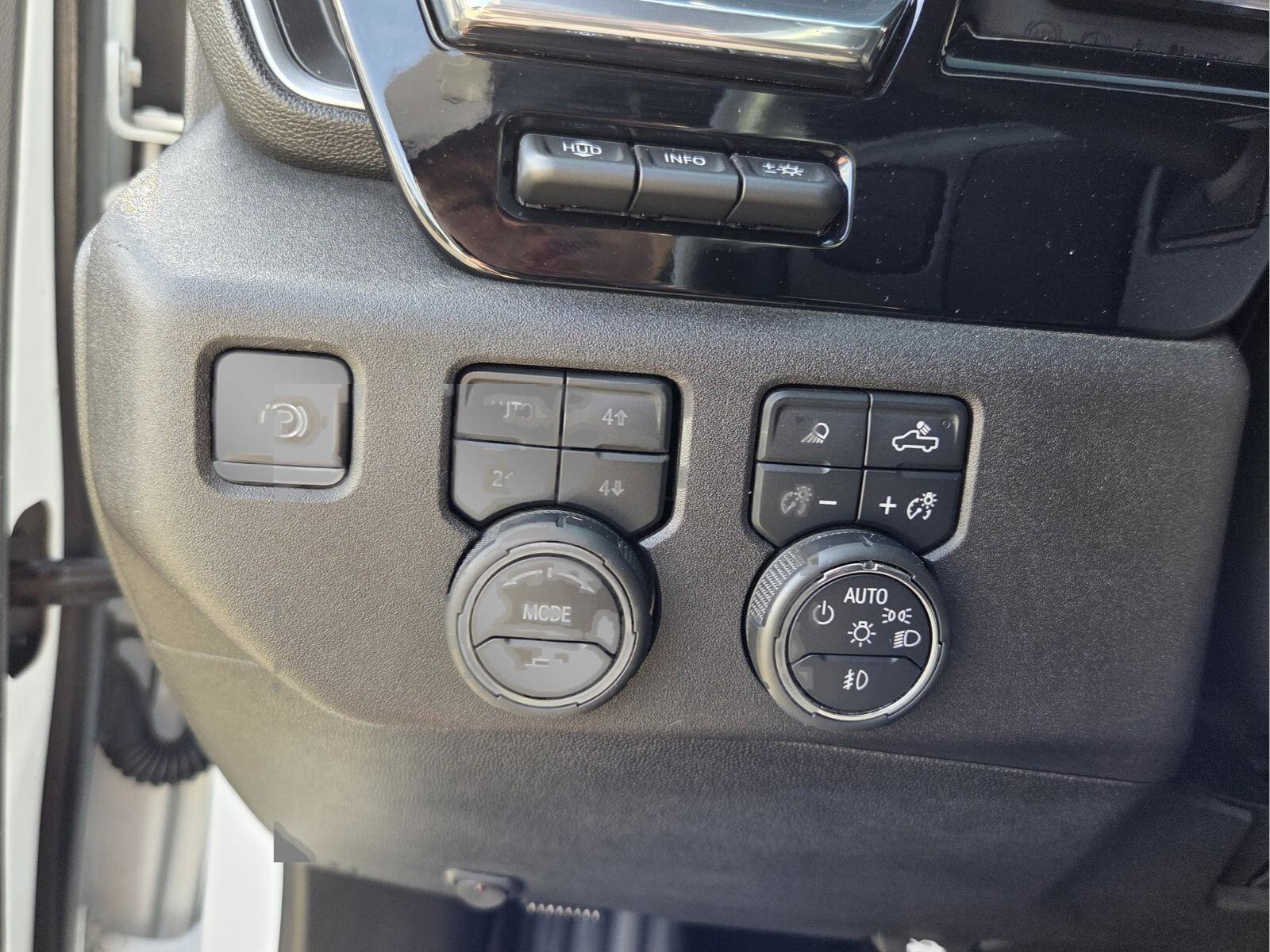 Used 2024 Chevrolet Silverado 2500 High Country w/ High Country Premium Package AWD/4WD image 30