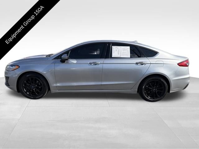 Used 2020 Ford Fusion SE image 3