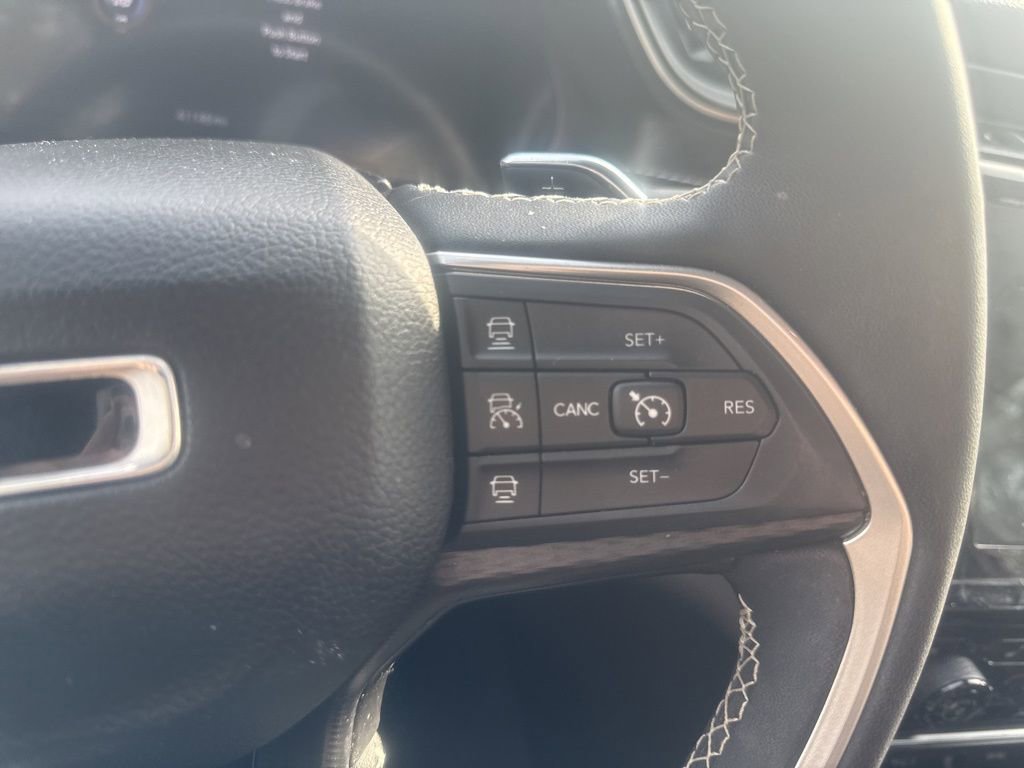 Used 2024 Jeep Grand Cherokee Altitude image 13