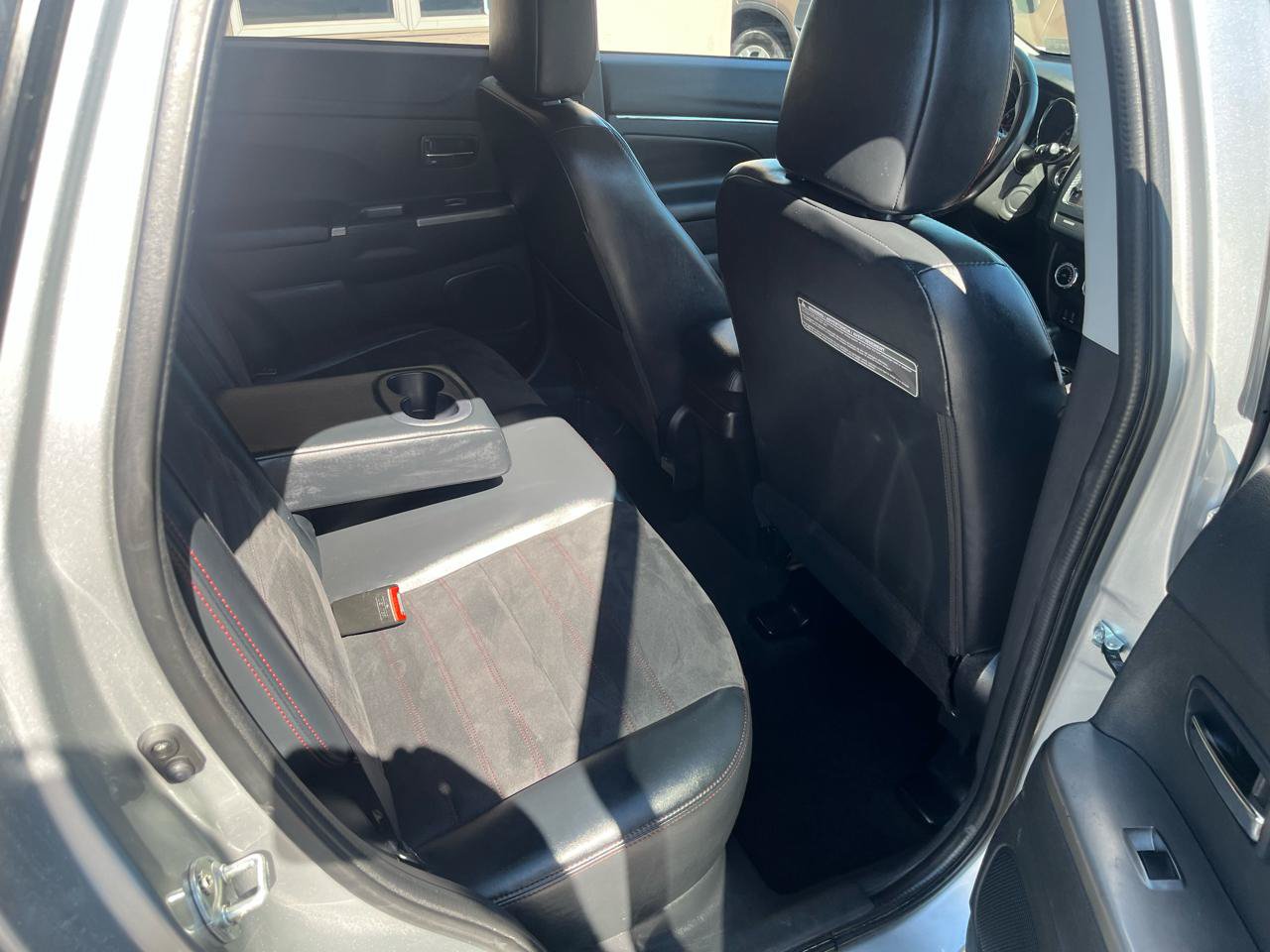 Used 2018 Mitsubishi Outlander Sport SE AWD/4WD image 31