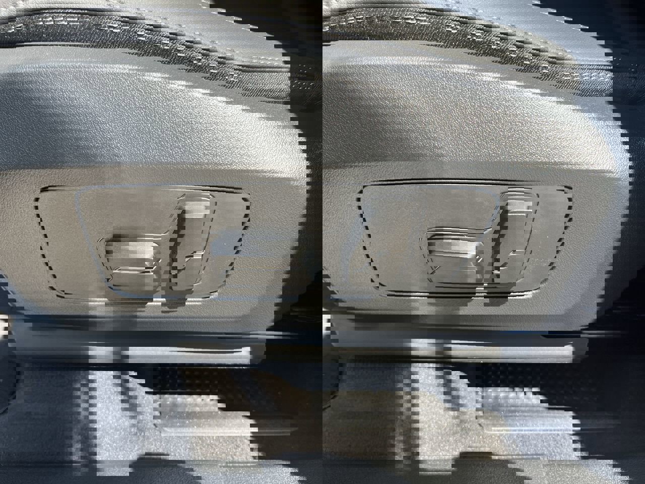 Certified 2025 BMW X1 xDrive28i w/ Technology Package image 15