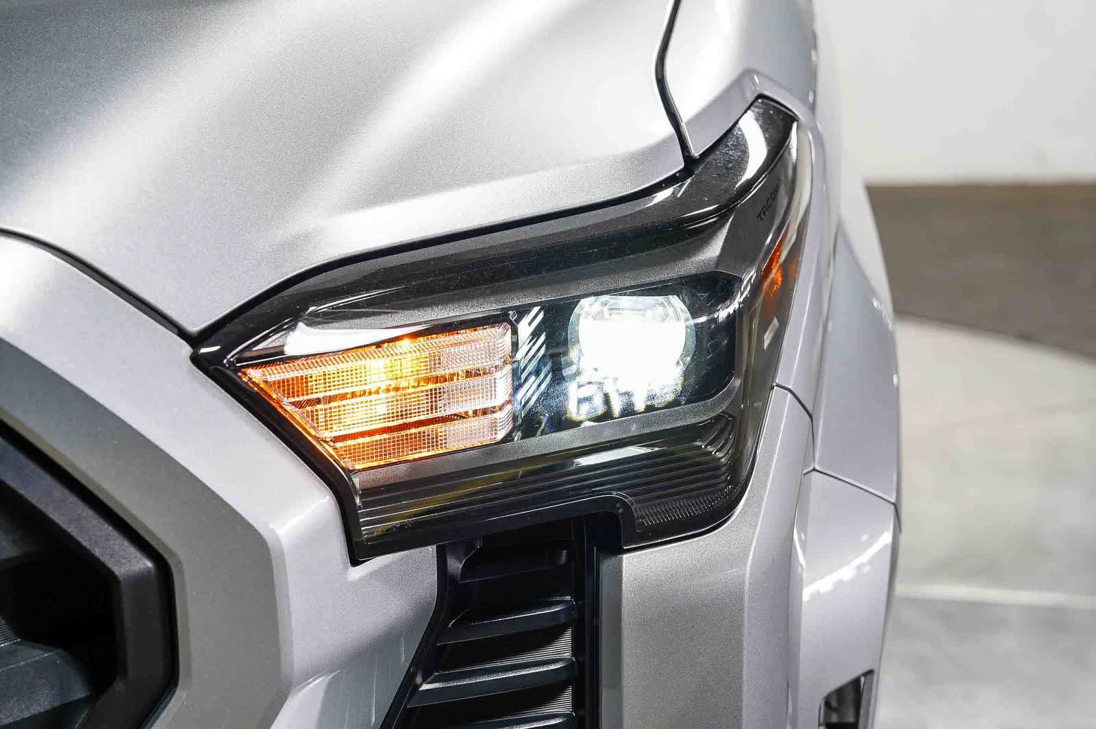 Certified 2026 Toyota Tacoma SR5 AWD/4WD image 8