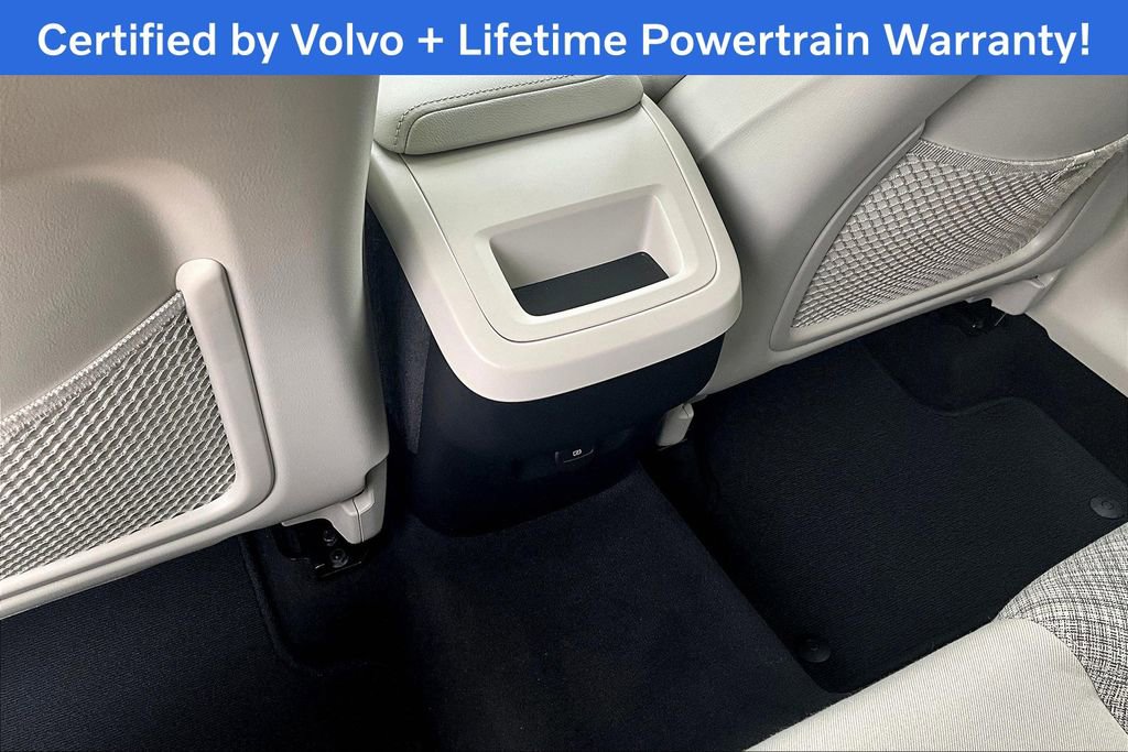 Used 2022 Volvo XC60 B5 Momentum image 30