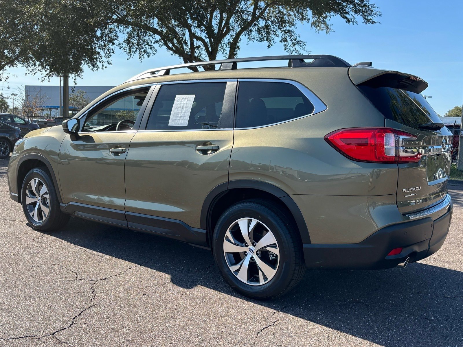 Used 2025 Subaru Ascent Premium w/ Premium Package image 3