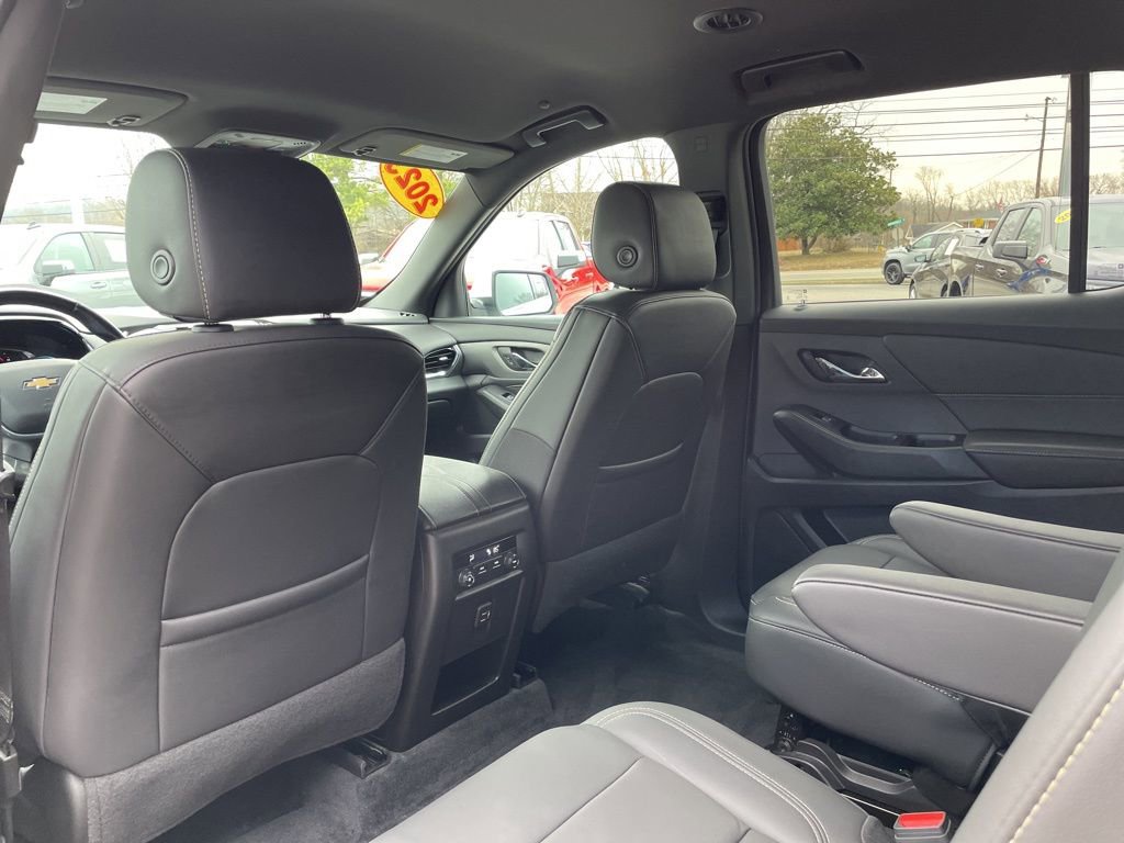 Used 2023 Chevrolet Traverse LT image 43