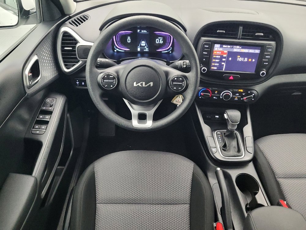 Used 2025 Kia Soul LX image 22