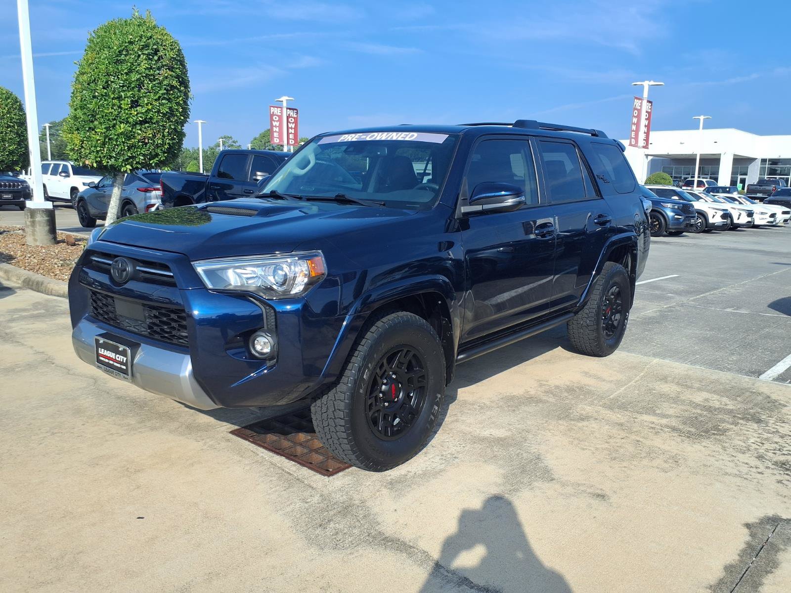 Used 2024 Toyota 4Runner TRD Off-Road Premium w/ Moonroof Package AWD/4WD image 3