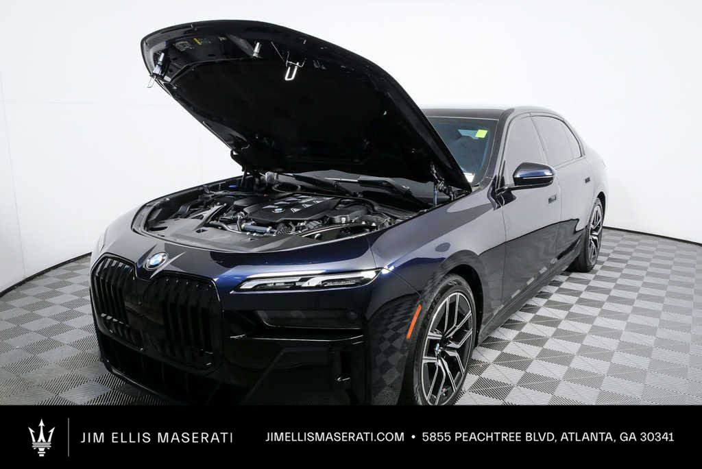 Used 2023 BMW 760i xDrive AWD/4WD image 33
