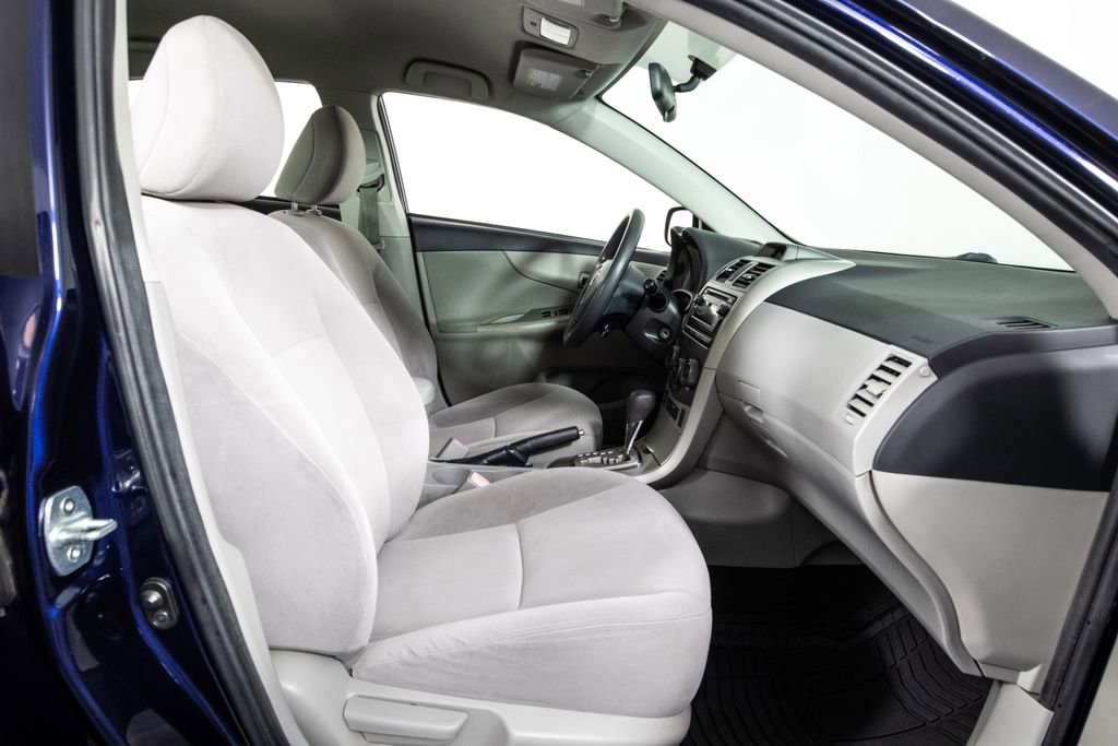 Used 2012 Toyota Corolla LE FWD image 9
