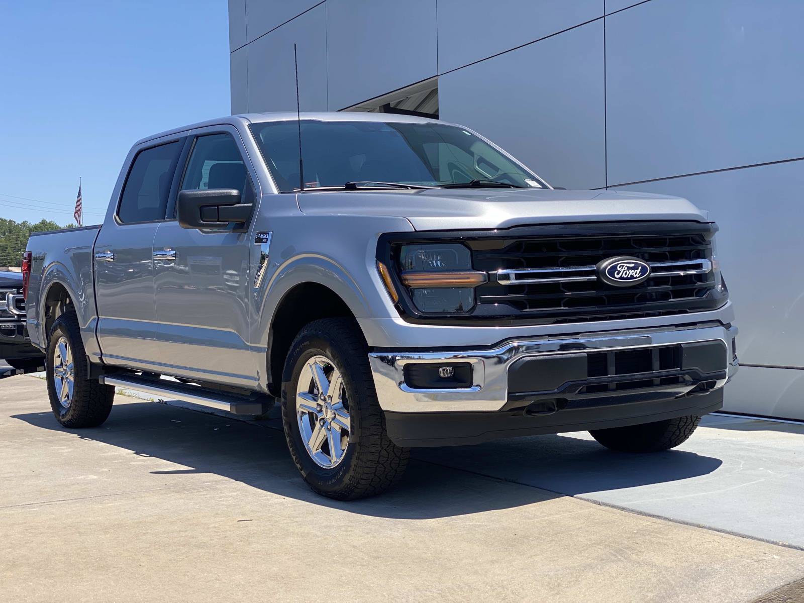 Used 2025 Ford F150 XLT w/ Equipment Group 301A Standard AWD/4WD image 2