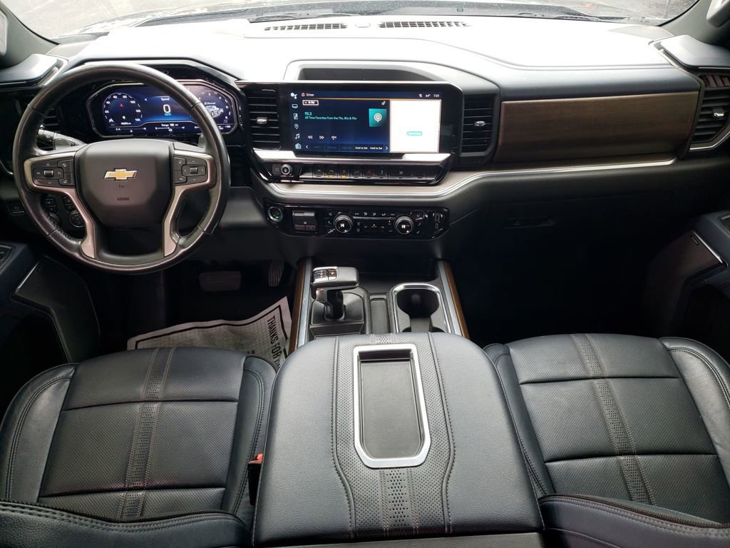 Used 2022 Chevrolet Silverado 1500 High Country w/ Technology Package image 13