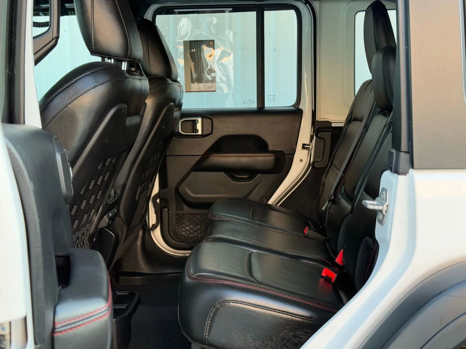 Used 2018 Jeep Wrangler Unlimited Rubicon image 12