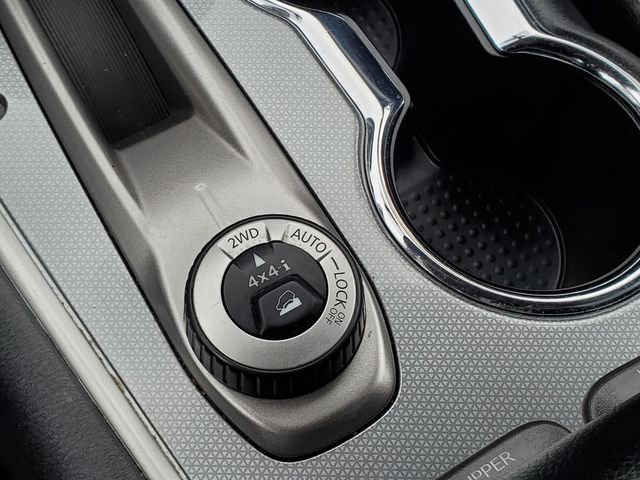 Used 2020 Nissan Pathfinder SL image 25