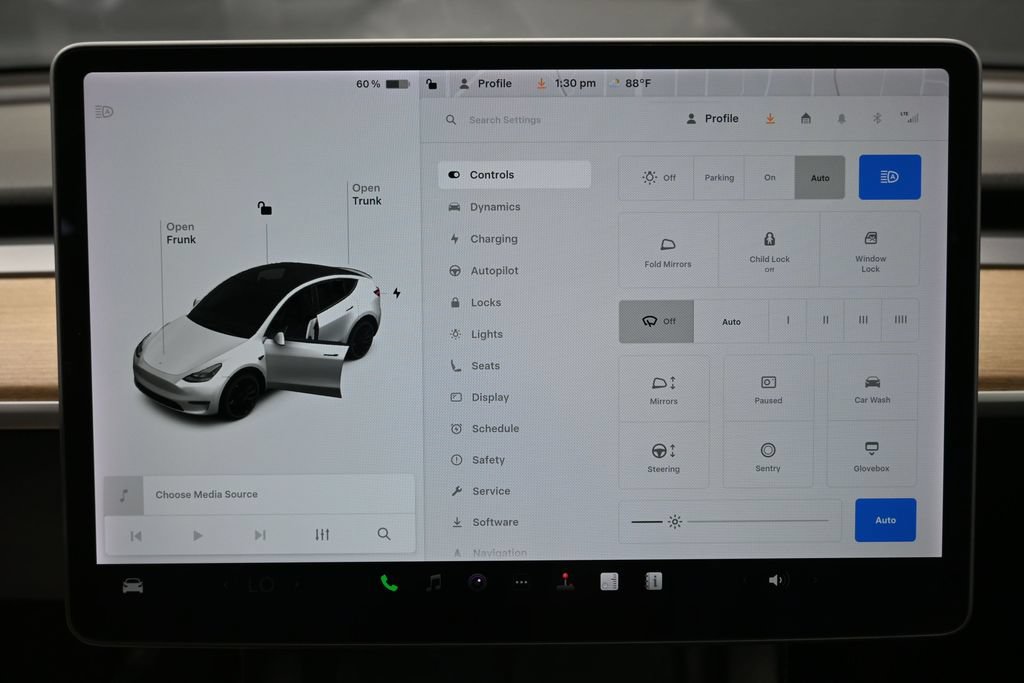 Used 2021 Tesla Model Y Performance AWD/4WD image 21