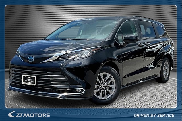 Used 2023 Toyota Sienna XLE