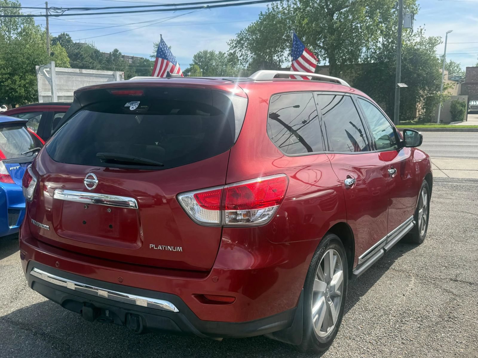 Used 2015 Nissan Pathfinder Platinum w/ Family Entertainment Package FWD image 7