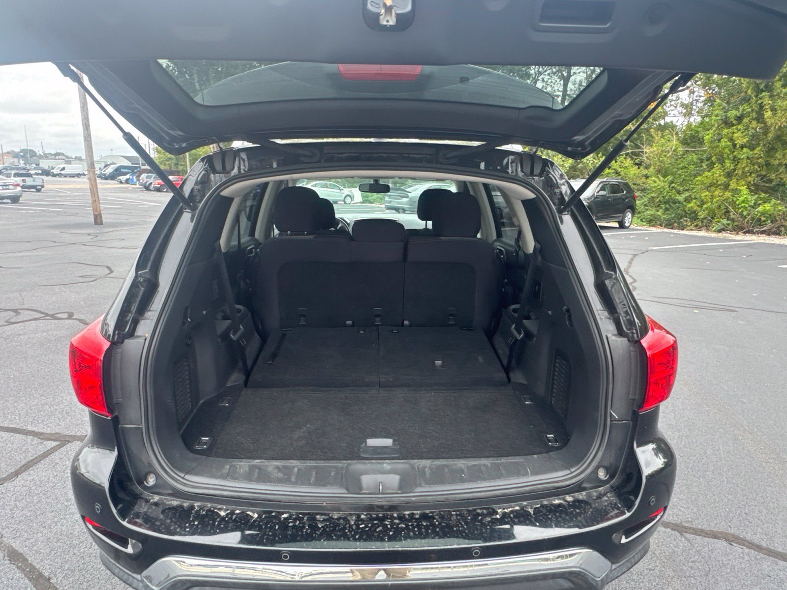 Used 2017 Nissan Pathfinder SV FWD image 8
