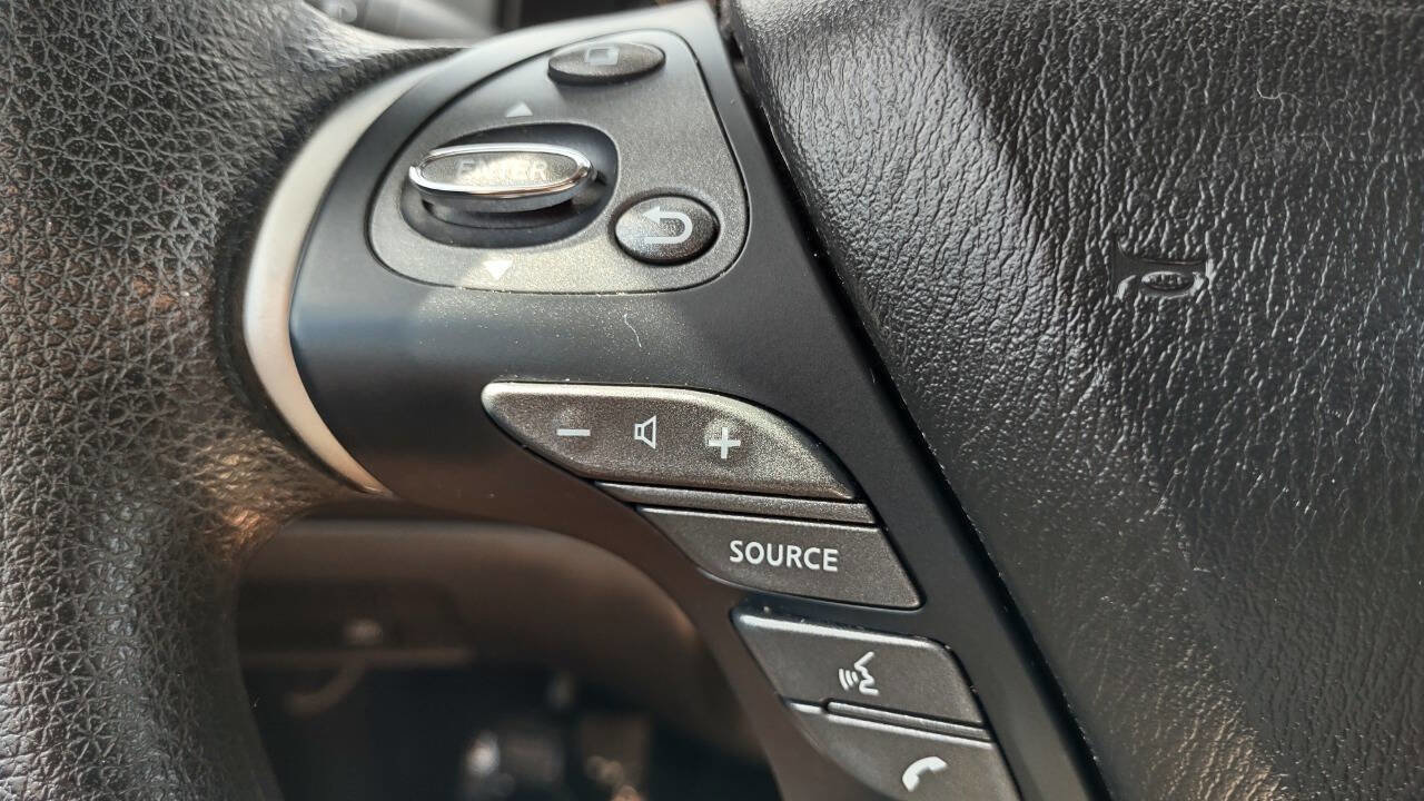Used 2017 Nissan Pathfinder S image 15