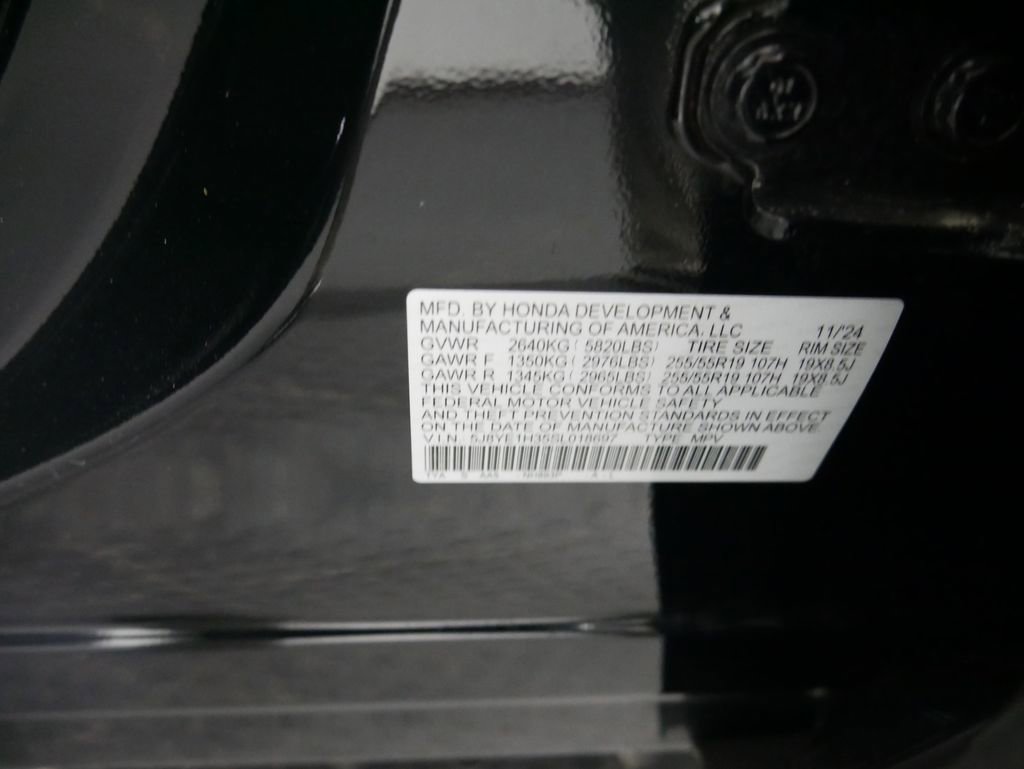 Used 2025 Acura MDX SH-AWD image 19