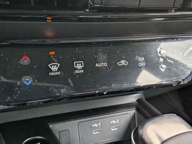 Used 2025 Nissan Kicks SR w/ Illumination Package FWD image 19