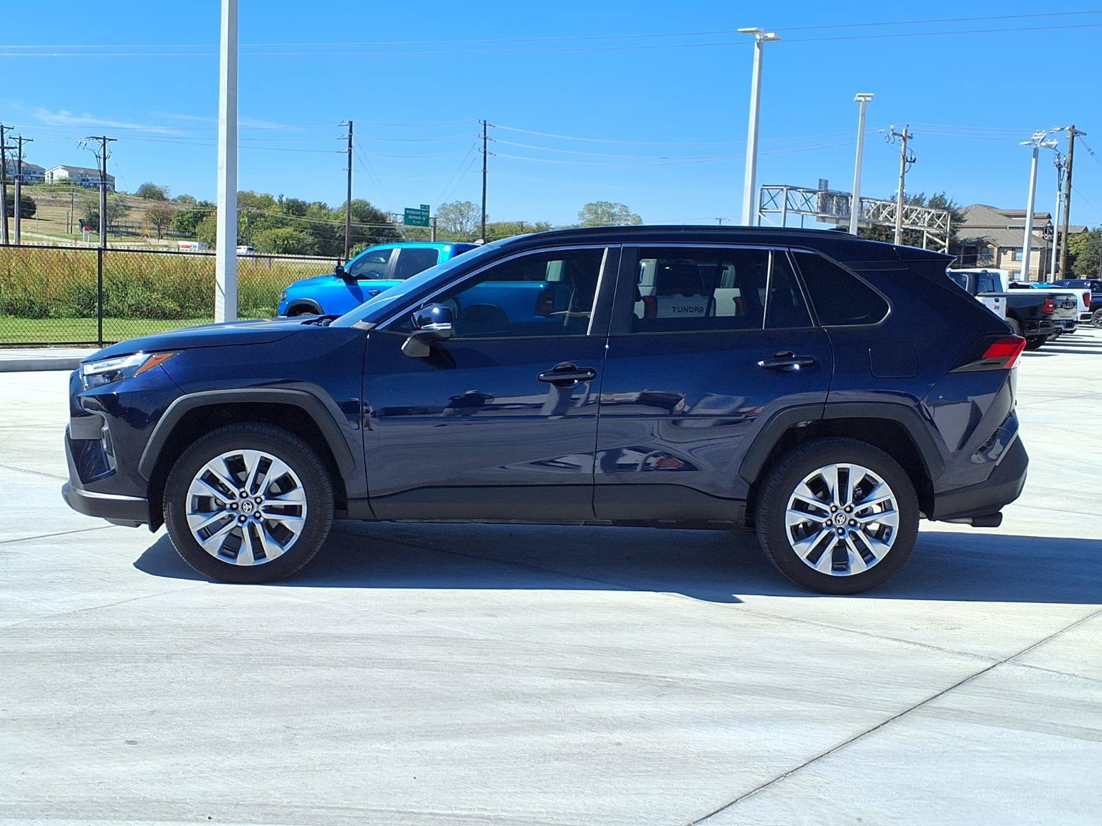 Used 2025 Toyota RAV4 XLE Premium FWD image 6